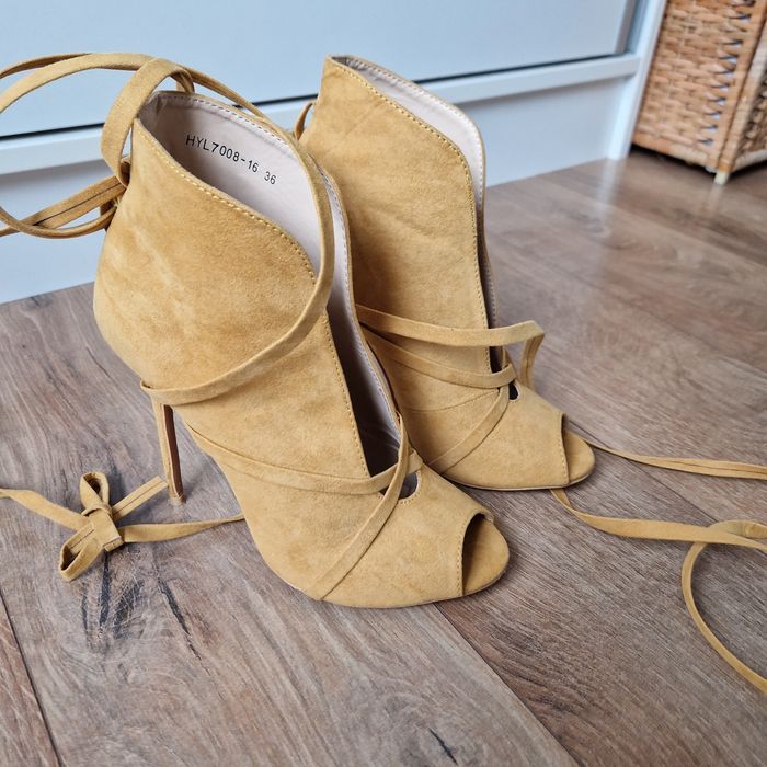 Botine Botinelli mărimea 36