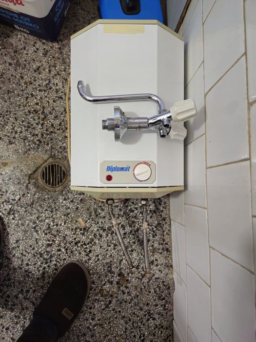 Проточен бойлер 10л