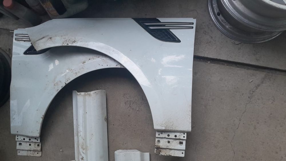 Запчасти на Range Rover Sport