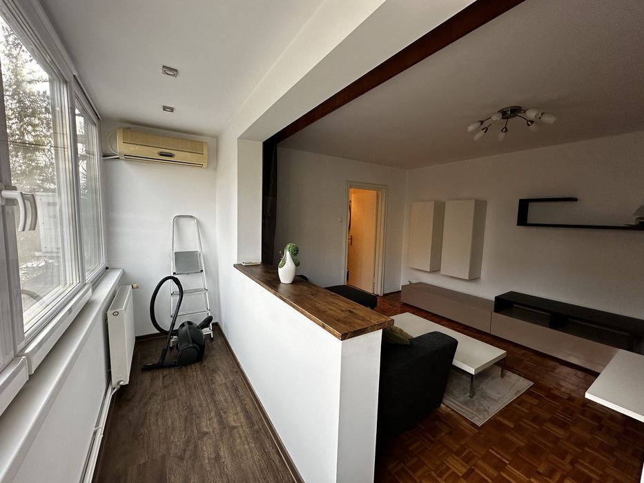 Inchiriez apartament cu 4 camere