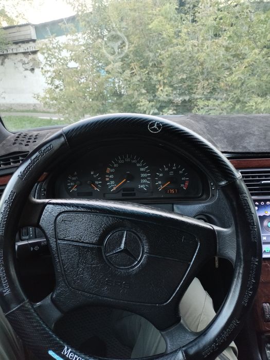 Продам mercedes bens е 200.