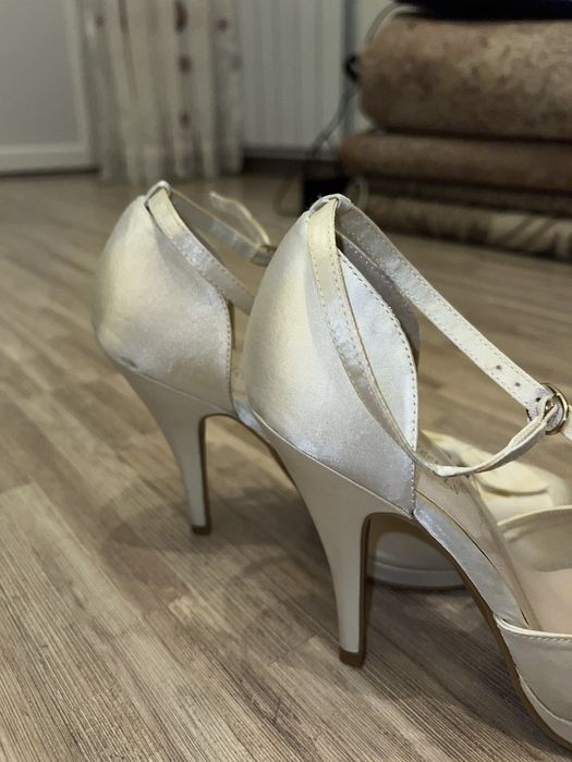 Продам Свадебные туфли