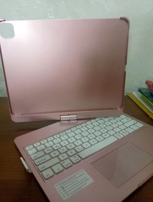 iPad pro uchun klaviatira qobiq  33.02 cm-(m4, 2024)