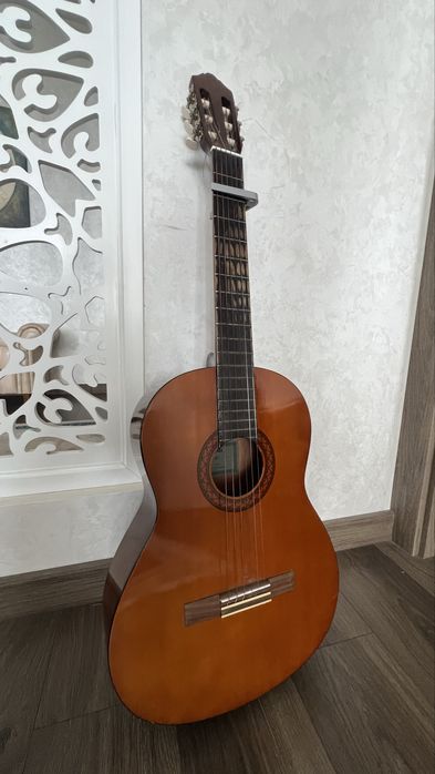 Срочно продам гитару