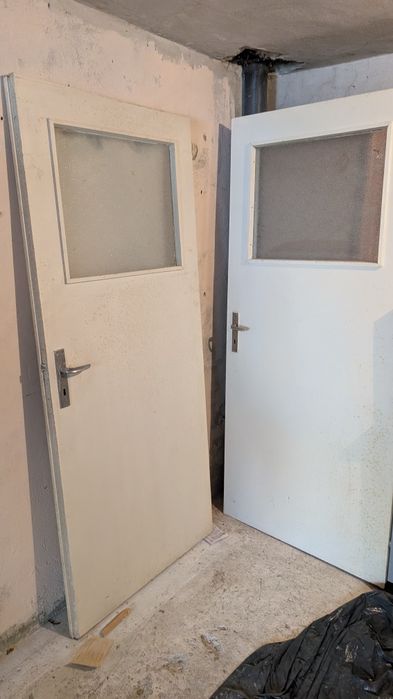 Продавам интериорна врата