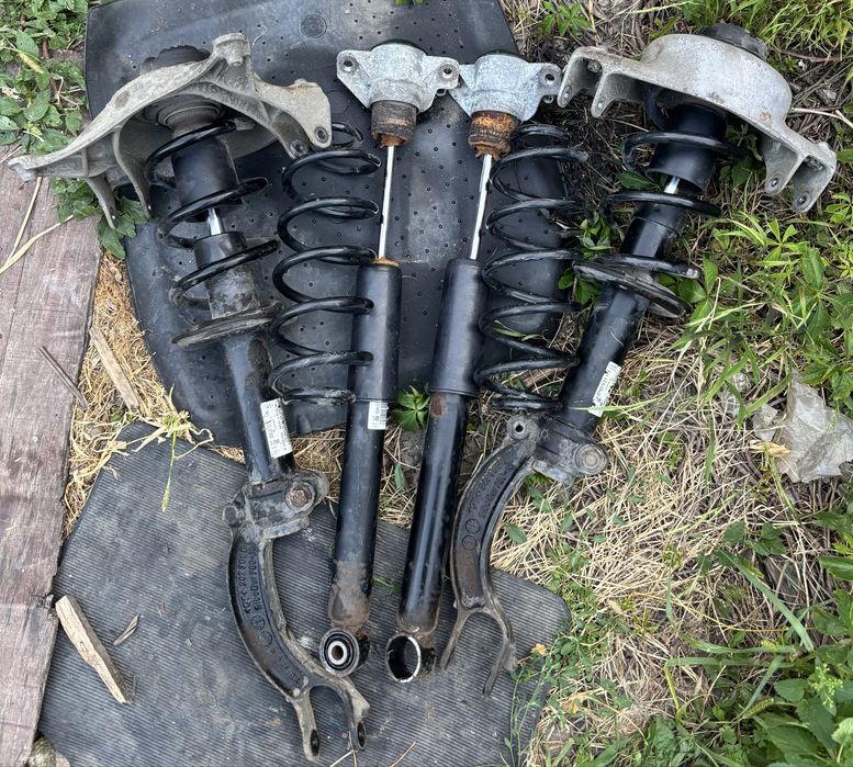 Vând suspensie S-Line Audi A4 B8.5 (amortizoare fața/spate+ arcuri)