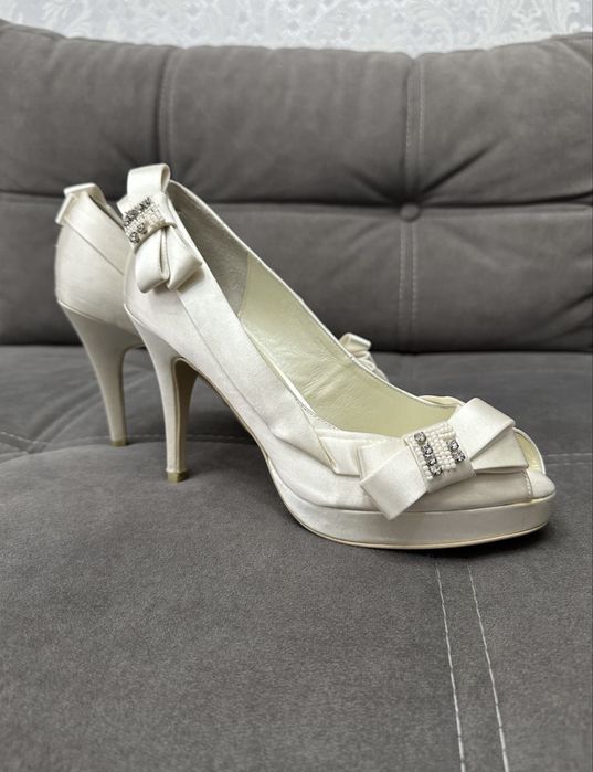 Продам новые туфли