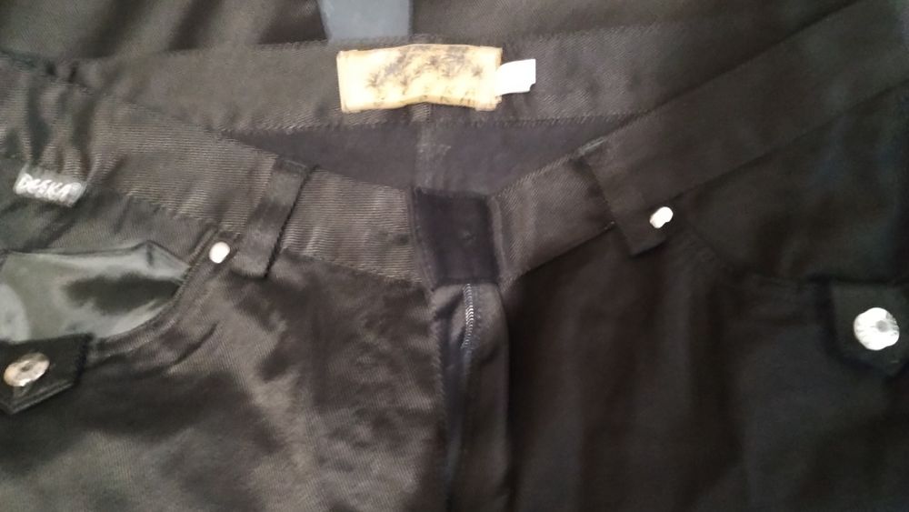 Продавам два дамски панталона