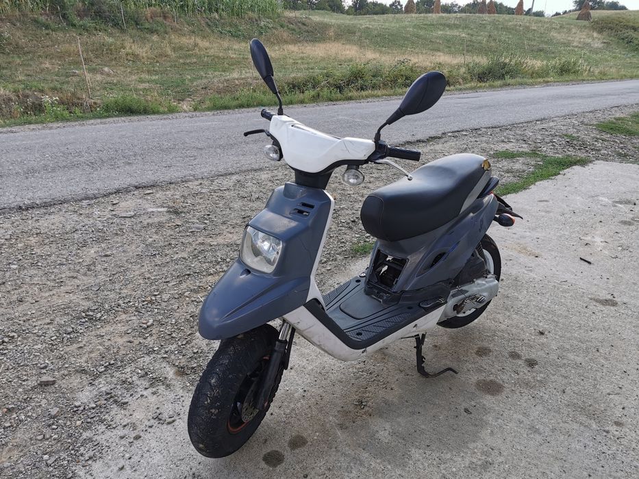 Scuter yamaha boster