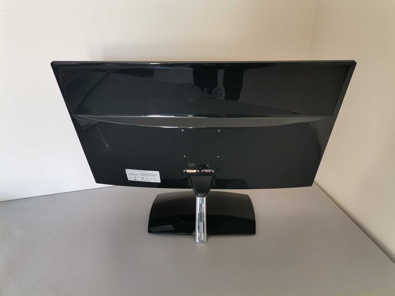 Монитор -  LG E2351VR