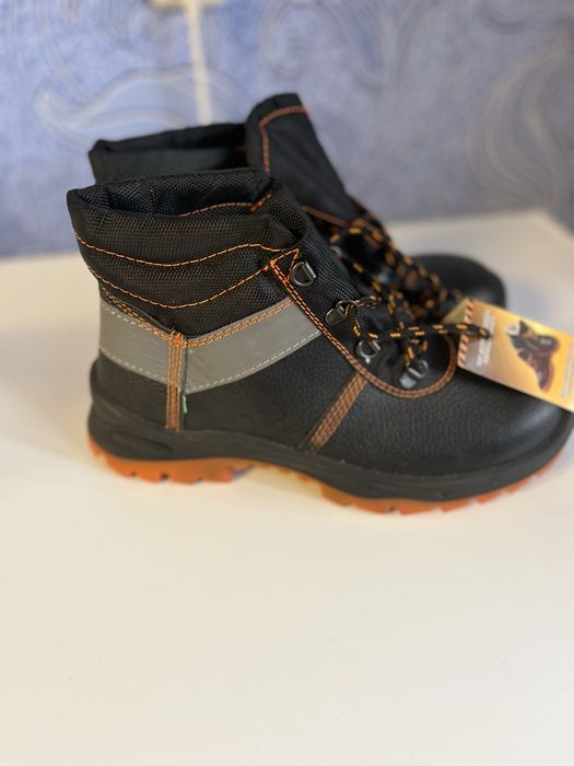 Продам рабочие ботинки, новые 41 размер