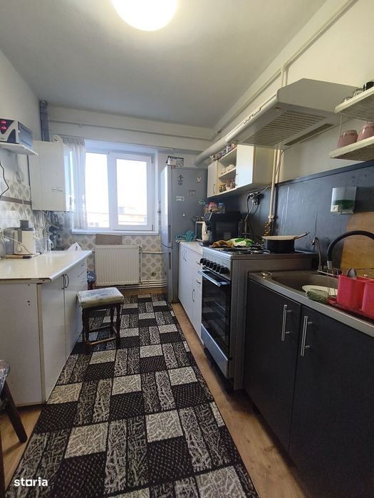 Apartament Icil-Casa de Cultura, 3 camere, o baie, bucătărie separata.