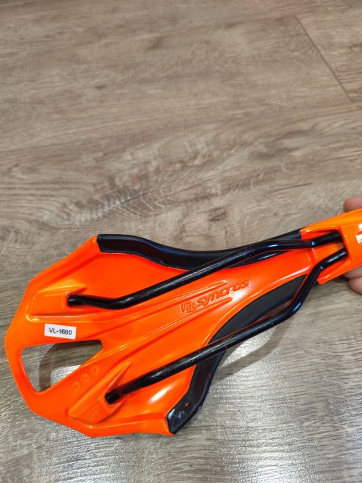 Седалка / седалки за колело / Fizik Arione VS carbon; Syncros RR2.0