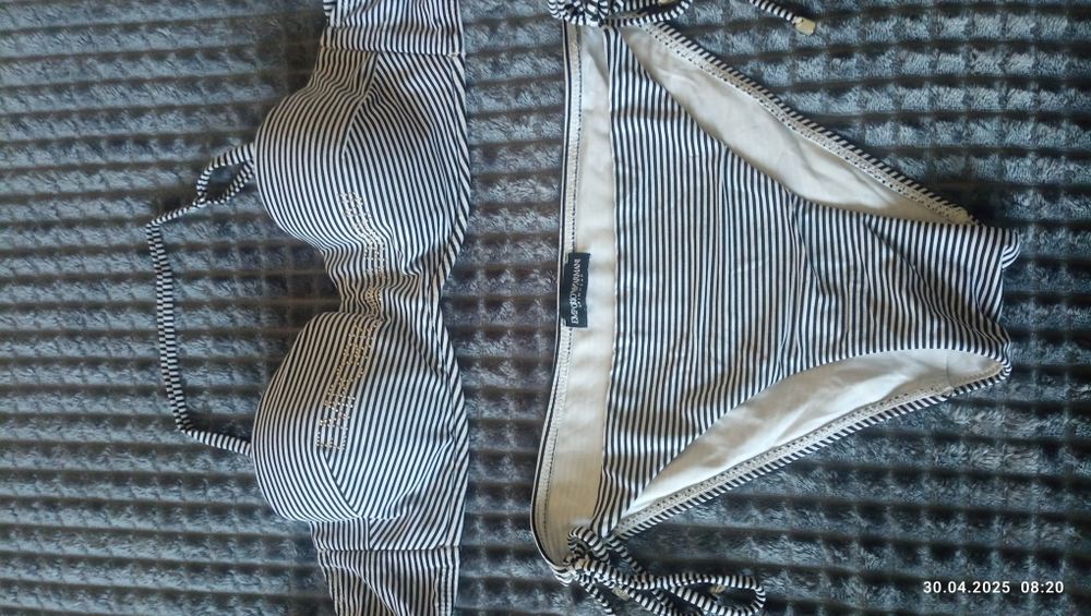Дамски оригинален бански Emporio Armani, размер М,  бяло и черно райе
