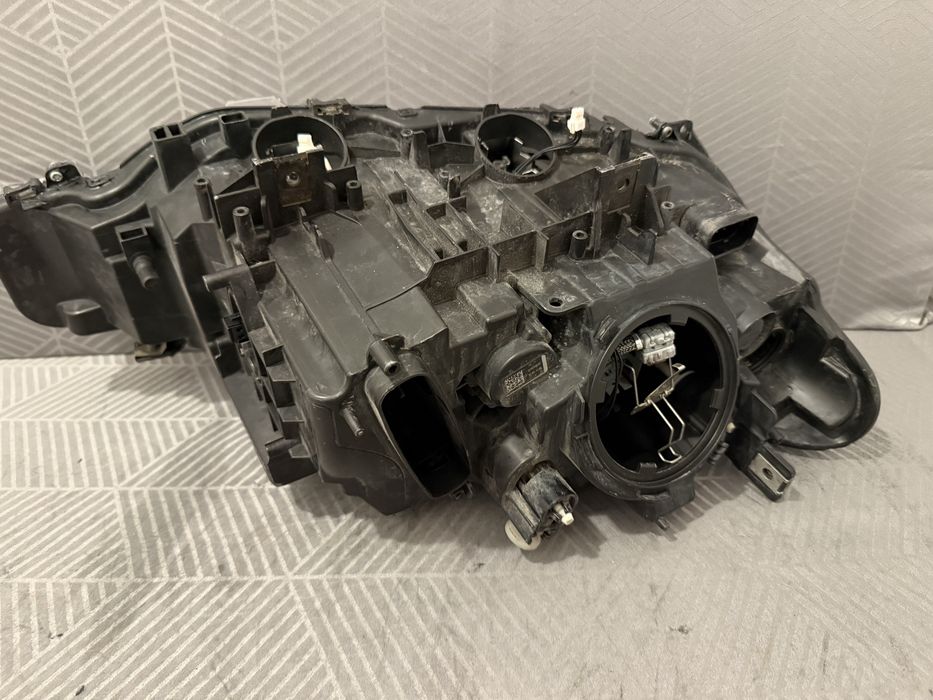 Far stanga bmw seria 3 f30 nonfacelift bixenon adaptiv