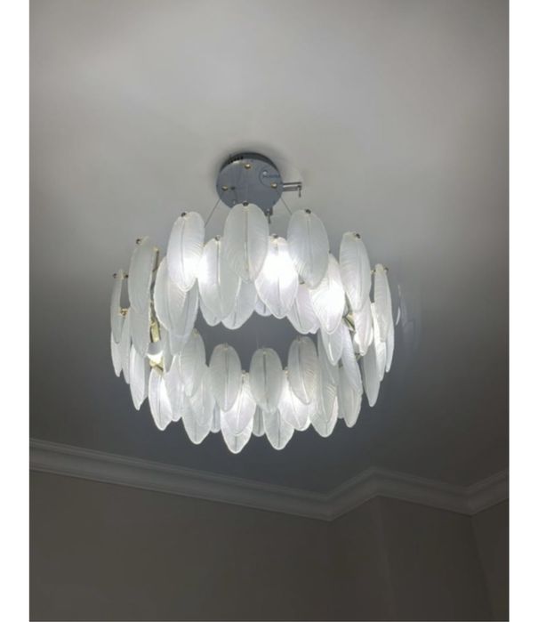 Продам люстру новая запечатанная