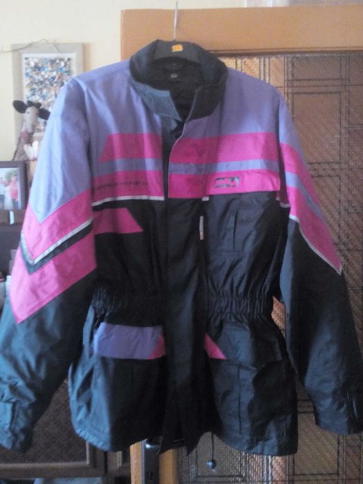 Продавам мъжки спортни кожени якета