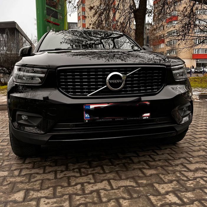Volvo XC 40 R-Design 2.0 Benzina 190 cp