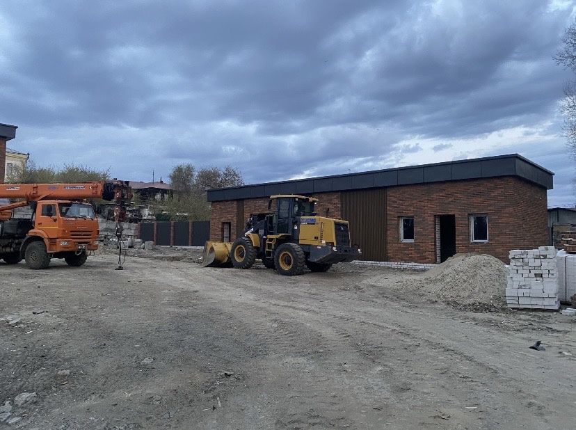 Бригада каменщиков, каменщик, кладка.