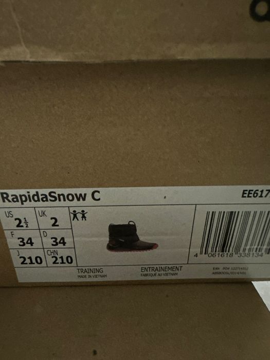 Продамботинки адидас на мальчика и на девочку .