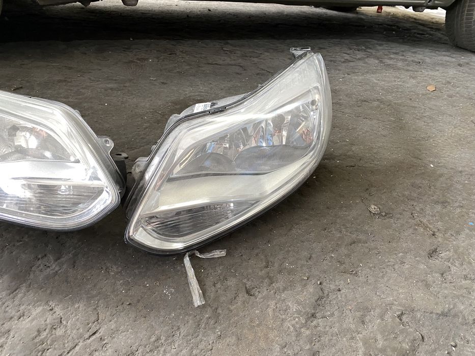 Far Ford focus 3 2011 - 2013 far stanga