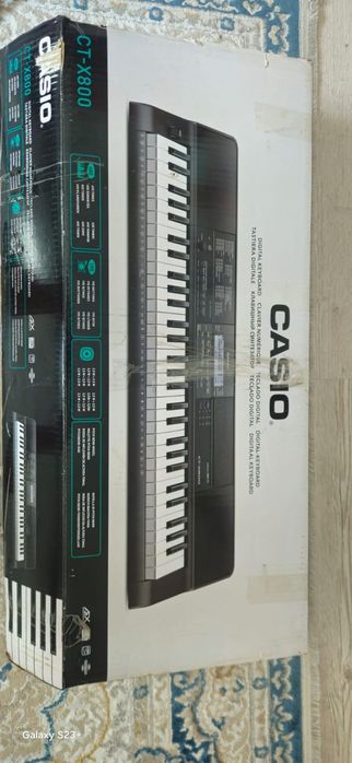 Продам синтезатор casio