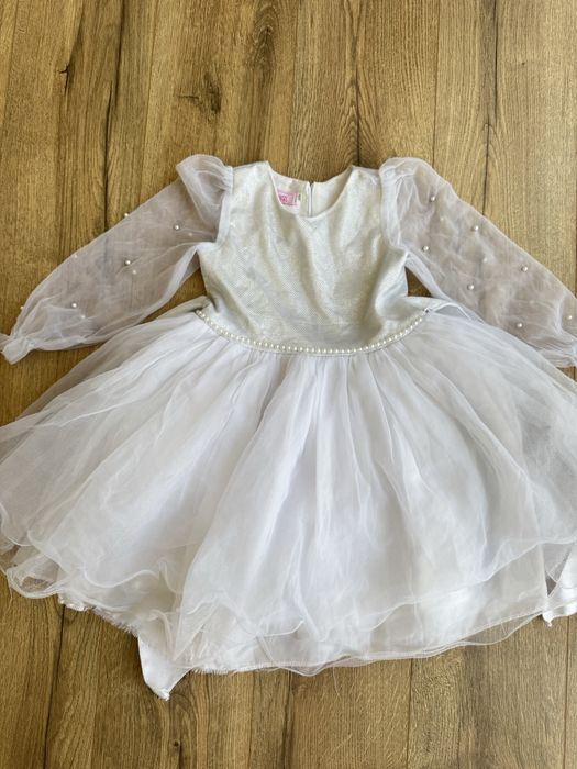 Любое платье за 3 000 тенге