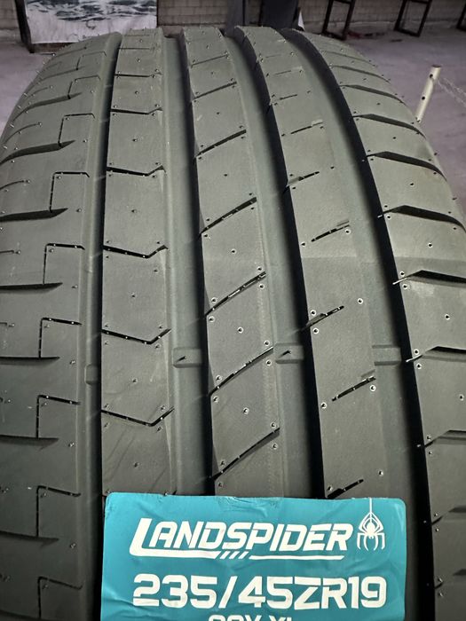 Летен Спорт Пакет LANDSPIDER 235/45R19 255/40R19 2354519  2554019
