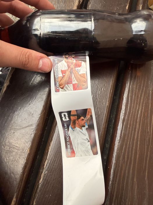 Колекционерска Coca Cola със два стикера.