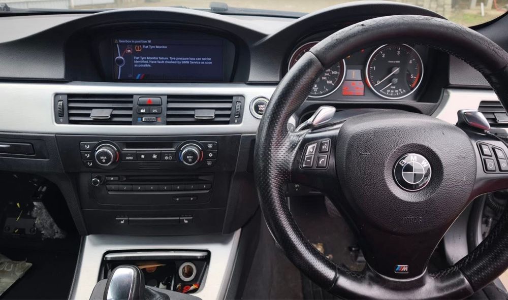 Dezmembrez BMW 330d E92 231cp,M Pack,Hi-Fi,Recaro piele,navigatie Cic