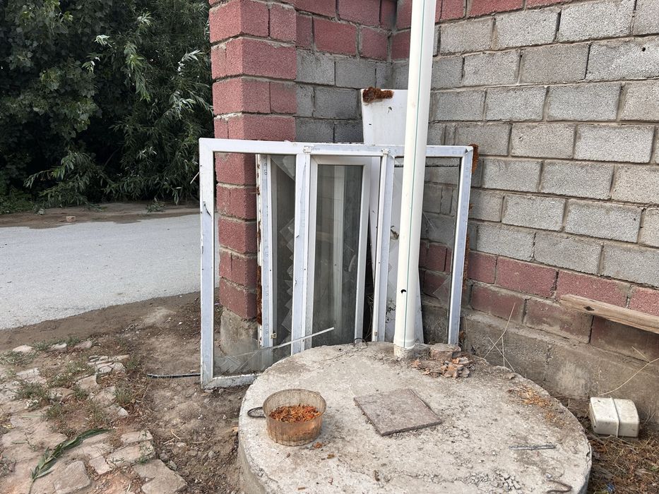 Пластик терезе сатылады