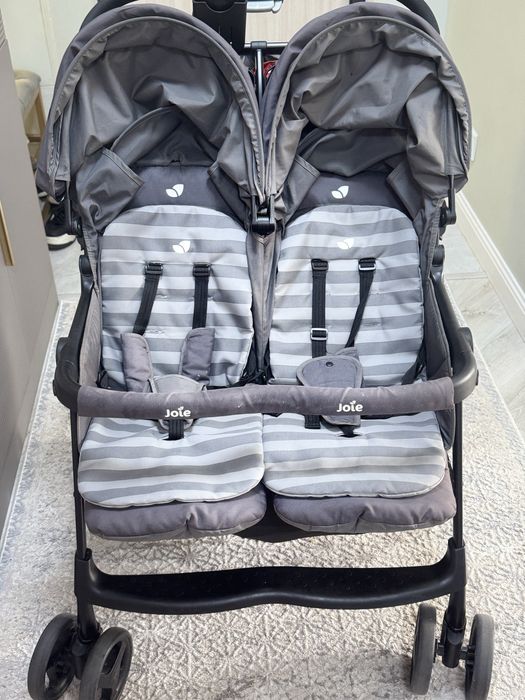 Коляска для двойни