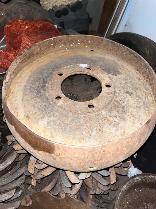 Качели Т.  40, рога 744 левая, птс ступица