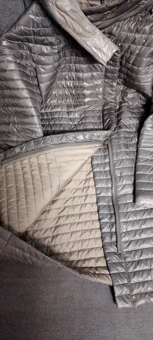 Бесплатно, пара женских плащей