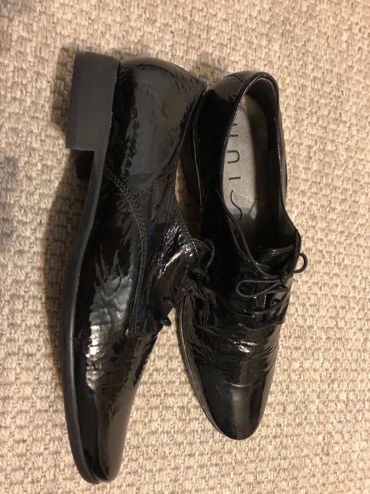 Unisa нови обувки