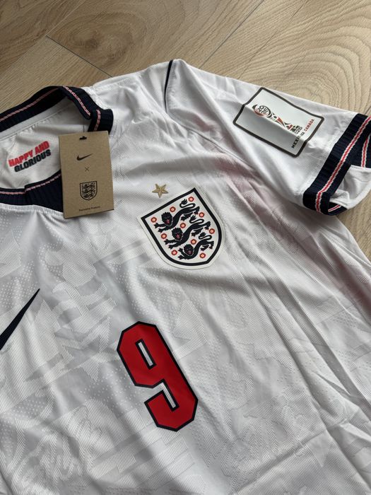Tricou de fotbal Nike al nationalei angliei England cu Harry Kane 9 marime M nou cu eticheta world cup 2026