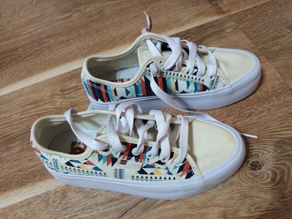 Шарени кецове 36 номер