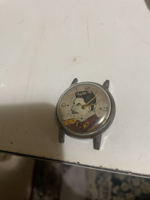 Часовник на Сталин с злантни стрелки