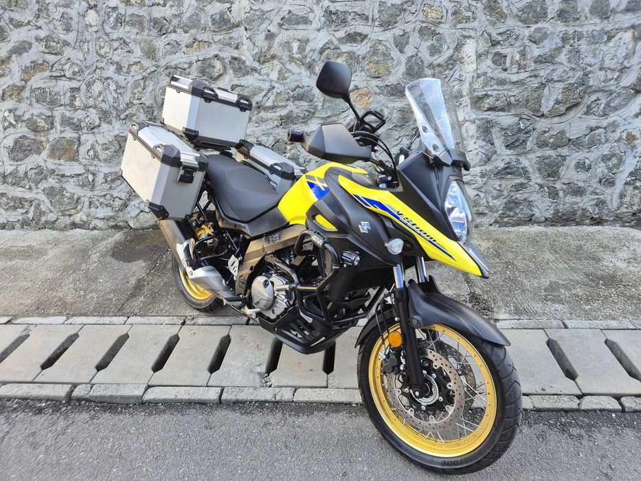 Suzuki V-Strom 650 XT ABS 4850 KM!! ~ Garantie ~ Rate FIXE ~