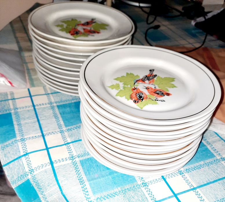 Тарелки "Три птиньца" 24 шт. новые