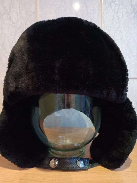 Зимняя мужская шапка