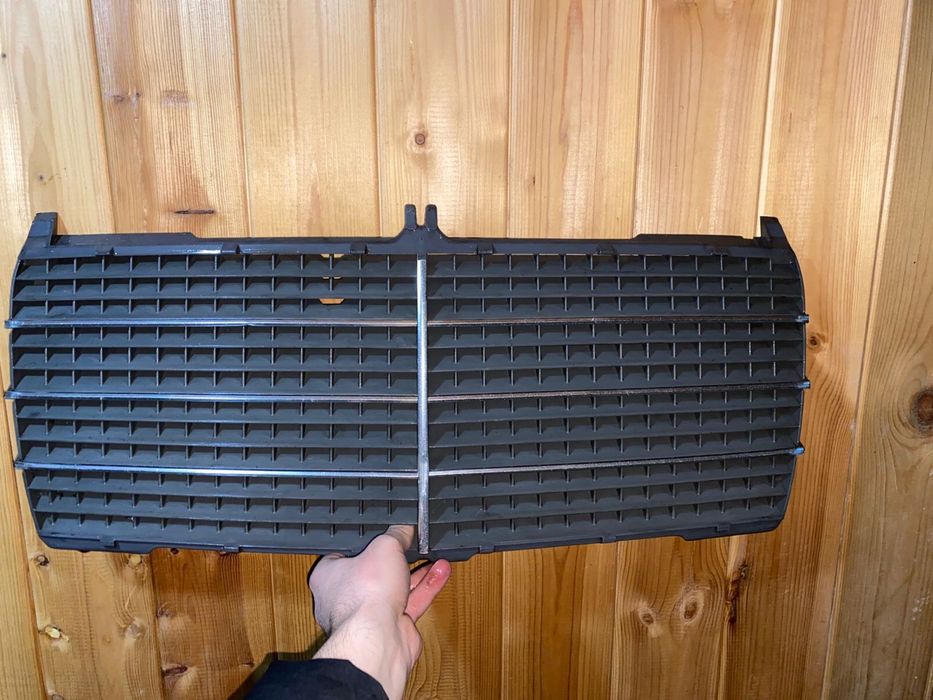 Решетка мерседес w124 оригинал