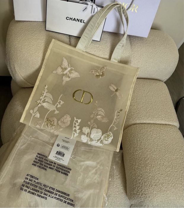 Dior tote bag new and sealed
