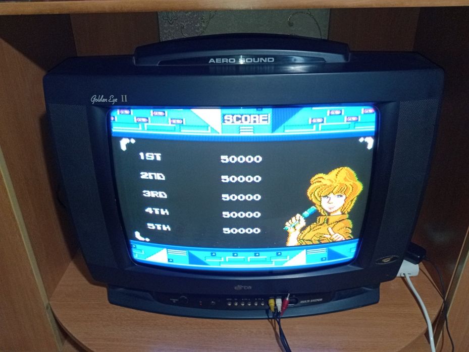 Телевизор LG Golden eye 2