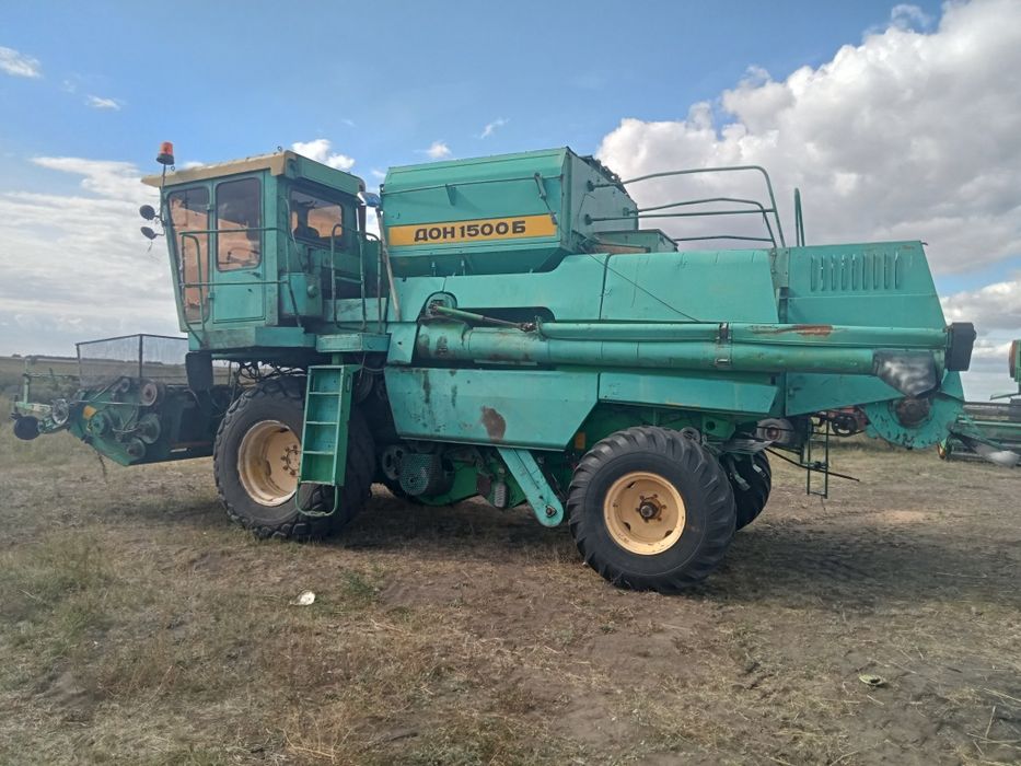 Комбайн Дон 1500 Б