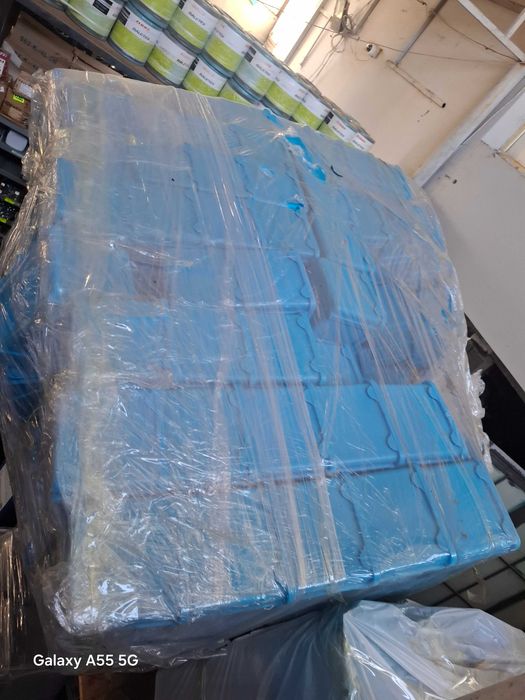 Cutii plastic depozitare Lungime 220 mm Lățime 140 mm Înălțime 120 mm rosii la 8 lei si cele bleo la 10 lei noi