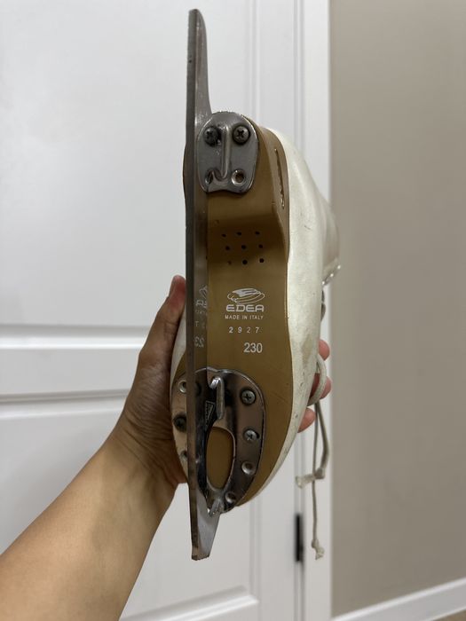 Продам коньки edea