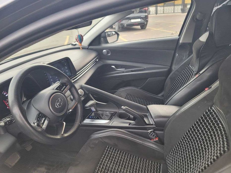 Продаётся HYUNDAI  Elantra 1.6