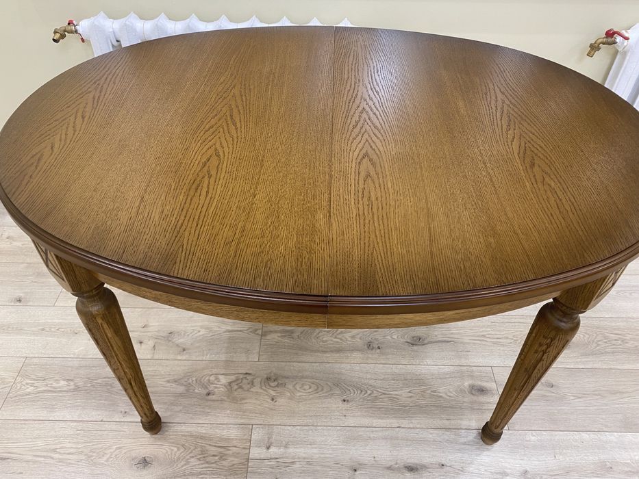 Стол для гостинной дубовый