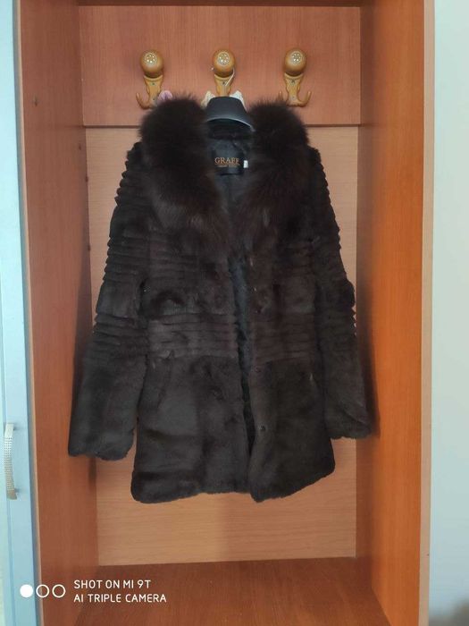 Шуба из натурального меха в отличном состоянии.